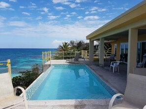 Villa - Je Suis Jamaica - 4 B R Beachfront Villa w Staff (Duncans)