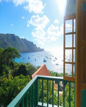 4 bedrooms - Turtle Point Bequia - 4 B R Villa w Staff (Bequia Island)