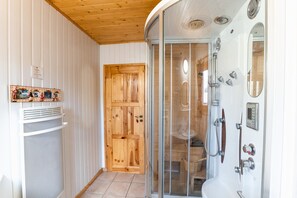 Shower - 400m from the slopes, comfortable chalet for 10 (Le Dévoluy)