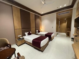 Ropa de cama de alta calidad y escritorio 