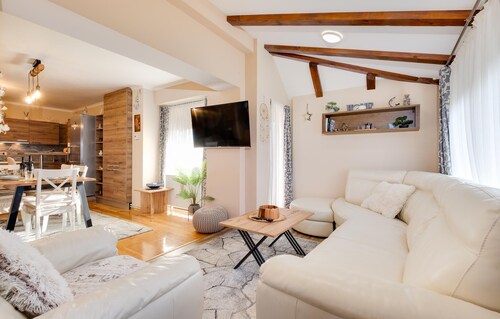 Stunning home in Plesivica with sauna