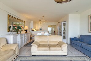 Living area - Apartment in Blankenberge With Sea Views (Blankenberge)