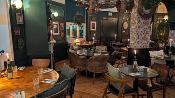 Lunch and dinner served