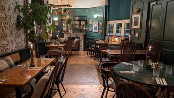 Lunch and dinner served