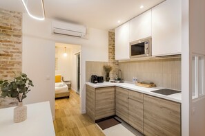 Private kitchen - Design 1 BDR with AC  (Paris)