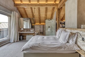 4 slaapkamers, een strijkplank/strijkijzer, wifi, beddengoed