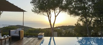 Luxury Villa With sea and Sunsets Views