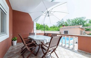 Outdoor dining - Stunning home in Benkovac (Benkovac)