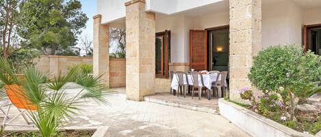 Khu ẩm thực ngoài trời