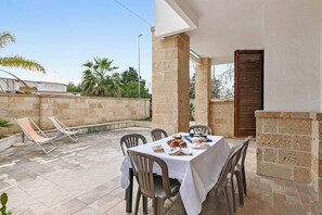 Family Villa, Multiple Bedrooms, 2 Bathrooms (Salento Sweet Home Sea View) | Outdoor dining - Salento Sweet Home Sea View (Lecce)