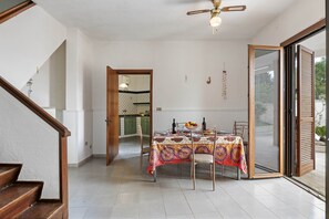 Family Villa, Multiple Bedrooms, 2 Bathrooms (Salento Sweet Home Sea View) | Dining - Salento Sweet Home Sea View (Lecce)