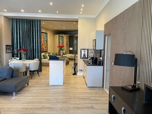 Apartment | Living room - Modern Suite in the Taunus (Bad Camberg)