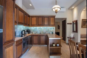 Fridge, oven, dishwasher, toaster