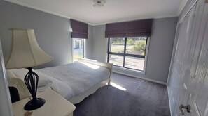 4 habitaciones, tabla de planchar con plancha y wifi gratis