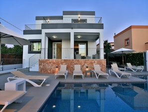 Villa | Exterior