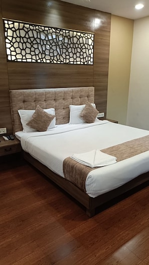 Classic Suite, City View | Desk, laptop workspace, blackout drapes, iron/ironing board - Hotel Pal Comforts (Golmuri)