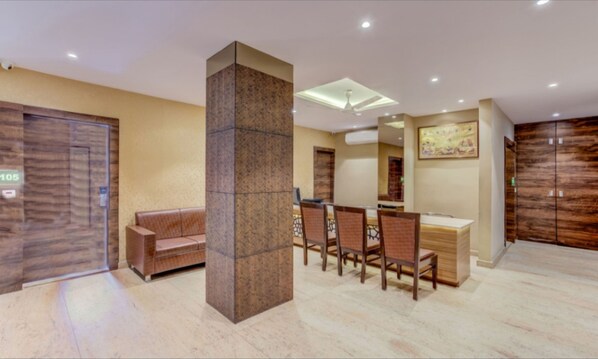 Reception - Hotel Pal Comforts (Golmuri)