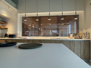 Kühlschrank, Ofen, Herdplatte, Geschirrspüler