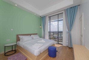 1 bedroom, individually decorated, individually furnished