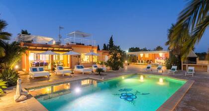 Modern Villa With Pool Near Town