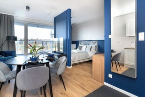 Leilighet – classic | Individuelt dekorert, individuelt innredet og blendingsgardiner