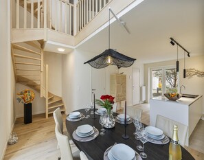Apartment | Dining - Holiday Home in Blankenberge Near the Beach (Blankenberge)