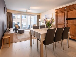Apartment | Dining - Apartment by the Beach in Ostend With Terrace (Ostend)