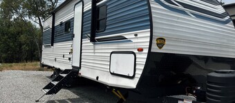 Travel Trailer With a Lake View: Your Cozy Escape Awaits!