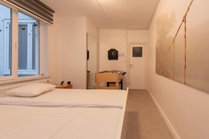 Huoneisto | 3 makuuhuonetta, silitysrauta/-lauta
