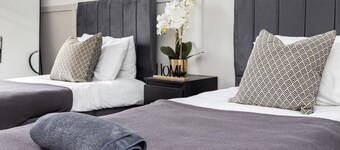 Modern 3BR in High Street - Group stays, familly & Contractors