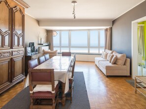 Apartment | Dining - Apartment by the sea With Bicycle Storage (Ostend)