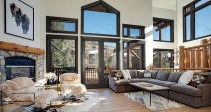 X2747 | Recently Updated | Winter Shuttle | Close to Ski Area