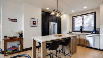 冰箱、烤箱、炉灶、洗碗机