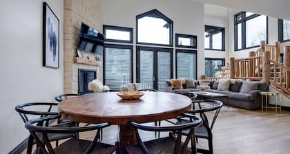 X2747 | Recently Updated | Winter Shuttle | Close to Ski Area