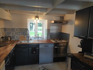 Private kitchen - Self-contained studio in a natural setting dedicated to well-being (Montrem)