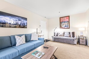 TV, fireplace - Moose Mgmt at Powderwood 9B (Park City)