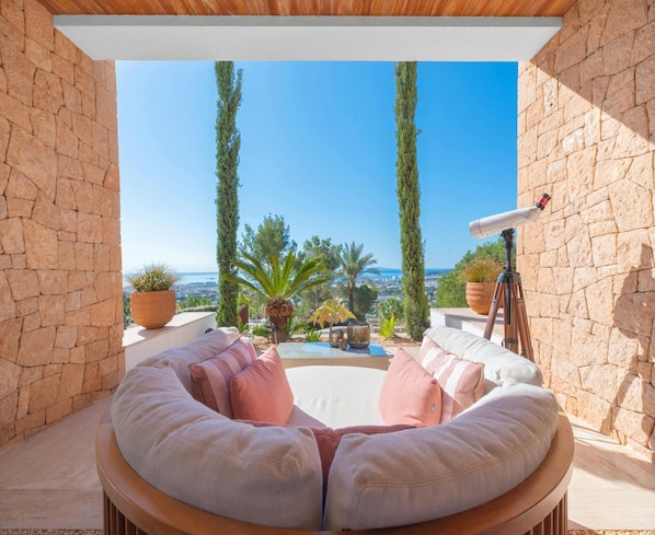 House | Balcony