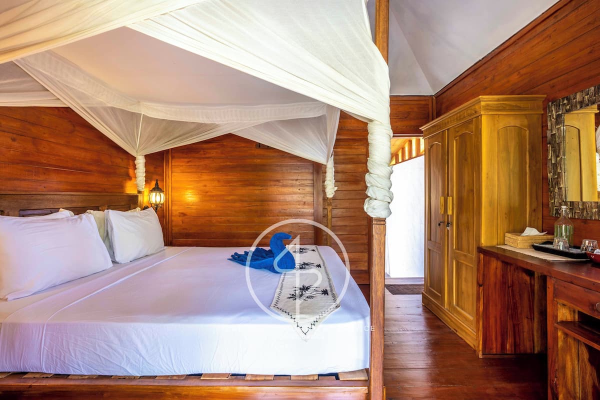 Chambre Supérieure, 1 trÚs grand lit, vue parc | Wi-Fi gratuit, draps fournis