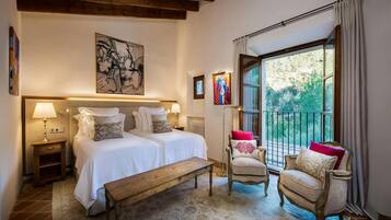 4 bedrooms, individually furnished