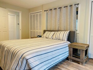 2 bedrooms, iron/ironing board, WiFi, bed sheets - Charming 2-bedroom house with AC, WiFi in tranquil Conway (Conway)