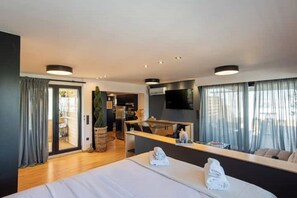 1 chambre, fer et planche à repasser, Wi-Fi, draps fournis