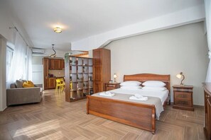 1 bedroom, iron/ironing board, WiFi, bed sheets