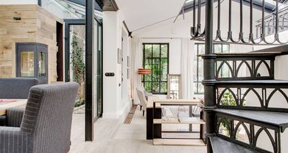 Paris Green House Residence