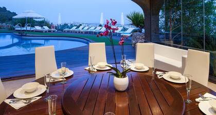 Villa With Direct sea Access
