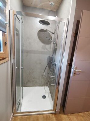 Suihku, hiustenkuivaaja