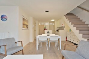 Dining - Duplex in Blankenberge Near Seafront (Blankenberge)