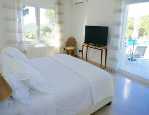 Villa - Villa With Golf-course Views (Santa Eulalia del Rio)