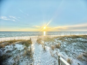 Beach nearby - Partial Gulf View & Boat Parking! Free Beach Gear (Mexico Beach)