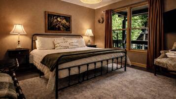 4 bedrooms, desk, free WiFi, bed sheets