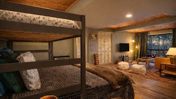 4 bedrooms, desk, free WiFi, bed sheets